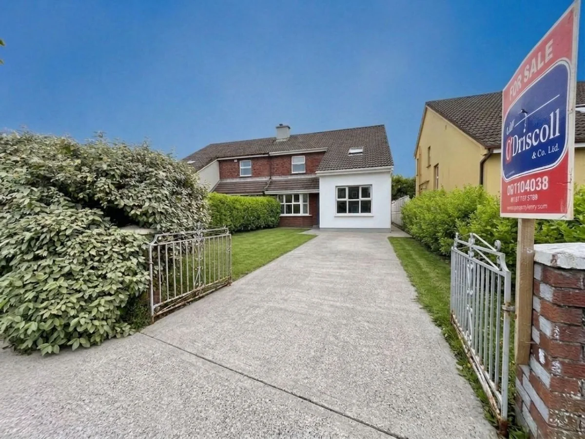 6 Woodbrook Manor, Monavalley, Tralee, Co. Kerry